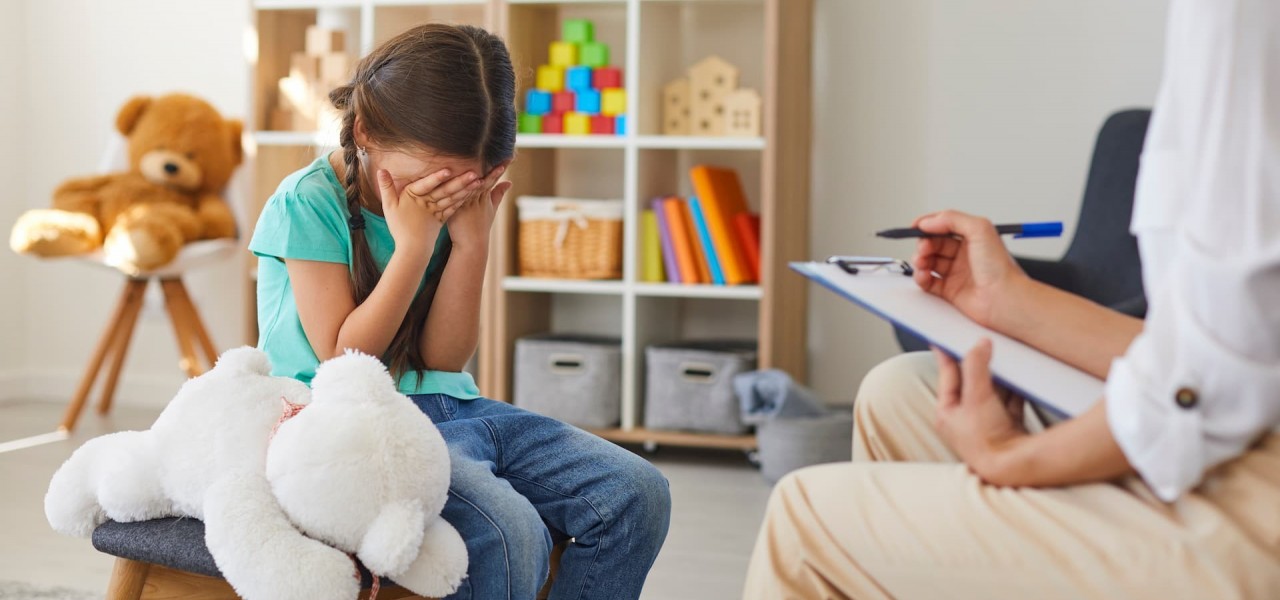 Ergende depresyon belirtileri nasıl anlaşılır, psikolog'a gitmeyi reddederse ne yapılır?